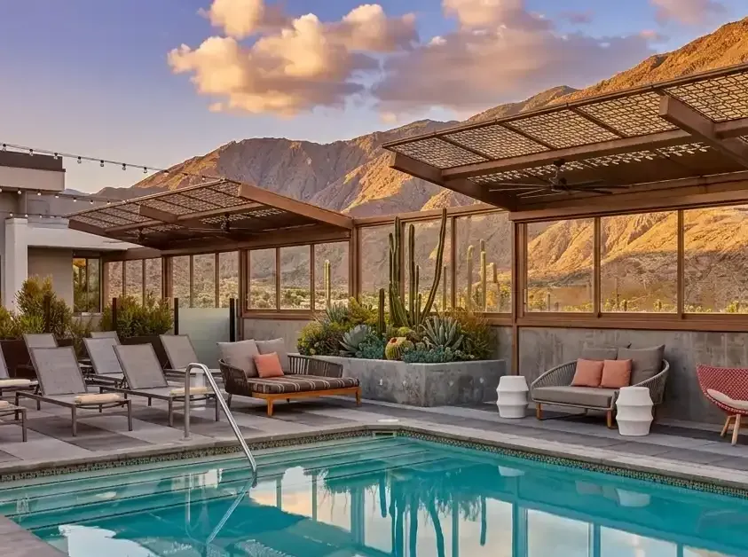 Palm Springs Resorts with the Best Nightlife Access